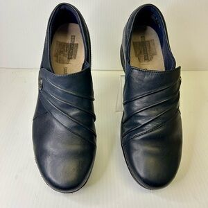 💙”Clark’s” Women’s Navy Leather Comfort Shoes💙
